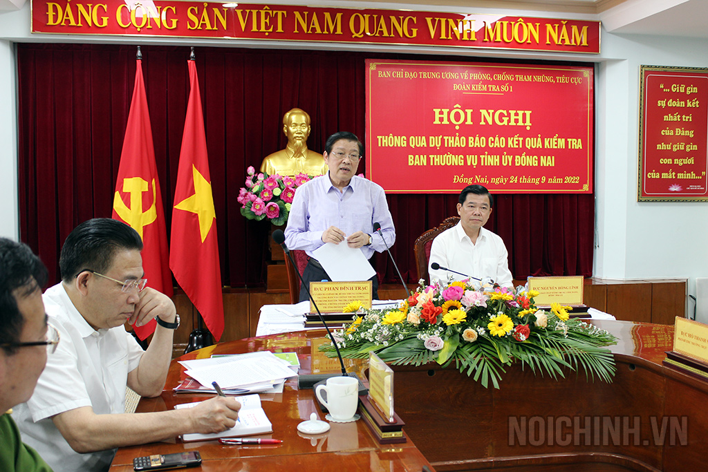 Đồng chí Phan Đình Trạc, Ủy viên Bộ Chính trị, Bí thư Trung ương Đảng, Trưởng Ban Nội chính Trung ương, Phó Trưởng ban Thường trực Ban Chỉ đạo, Trưởng Đoàn kiểm tra phát biểu