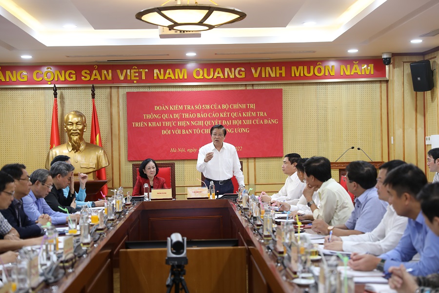 Đồng chí Phan Đình Trạc, Ủy viên Bộ Chính trị, Bí thư Trung ương Đảng, Trưởng Ban Nội chính Trung ương, Trưởng Đoàn kiểm tra phát biểu tại buổi làm việc