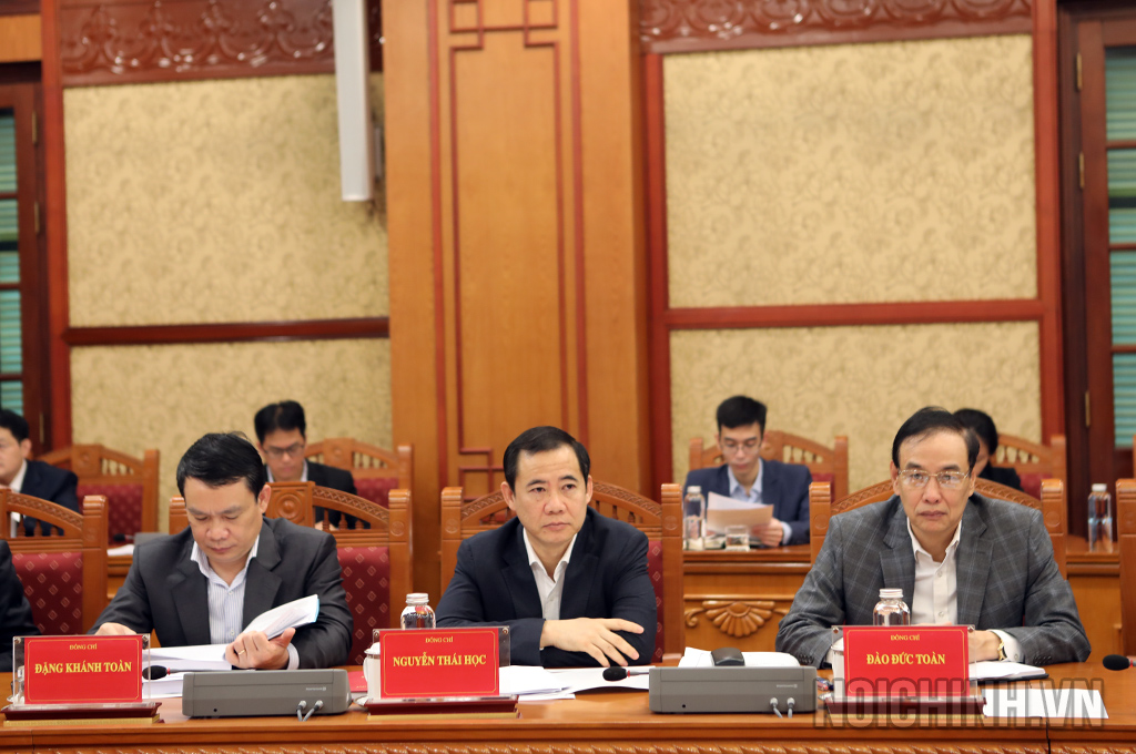 Các đại biểu dự Phiên họp