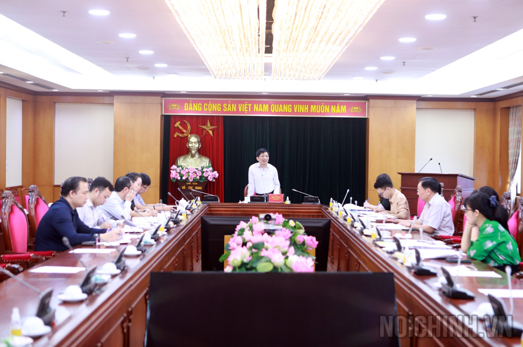 Quang cảnh cuộc họp