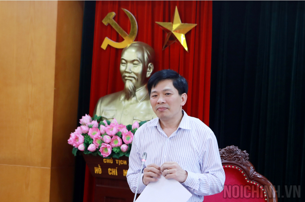 Đồng chí Đặng Văn Dũng, Phó trưởng Ban, Chủ tịch Hôi đồng Khoa học cơ quan Ban Nội chính Trung ương phát biểu tại Cuộc họp