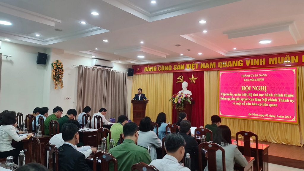 Hội nghị tập huấn, quán triệt Bộ thủ tục hành chính thuộc thầm quyền giải quyết của Ban Nội chính Thành ủy và một số văn bản có liên quan 