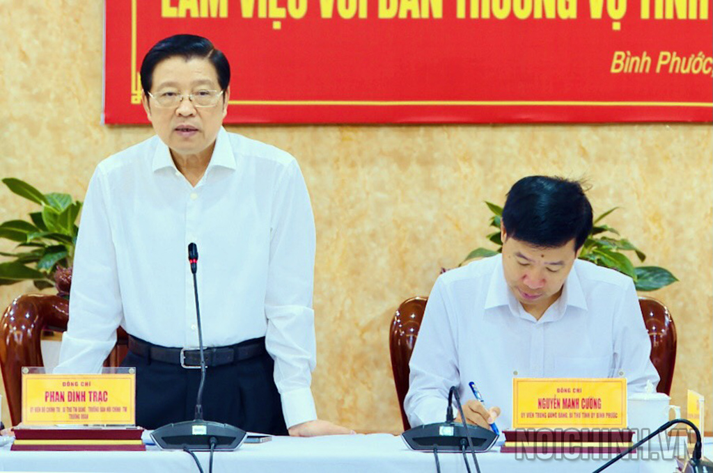 Đồng chí Phan Đình Trạc, Ủy viên Bộ Chính trị, Bí thư Trung ương Đảng, Trưởng Ban Nội chính Trung ương, Trưởng đoàn kiểm tra phát biểu chỉ đạo 