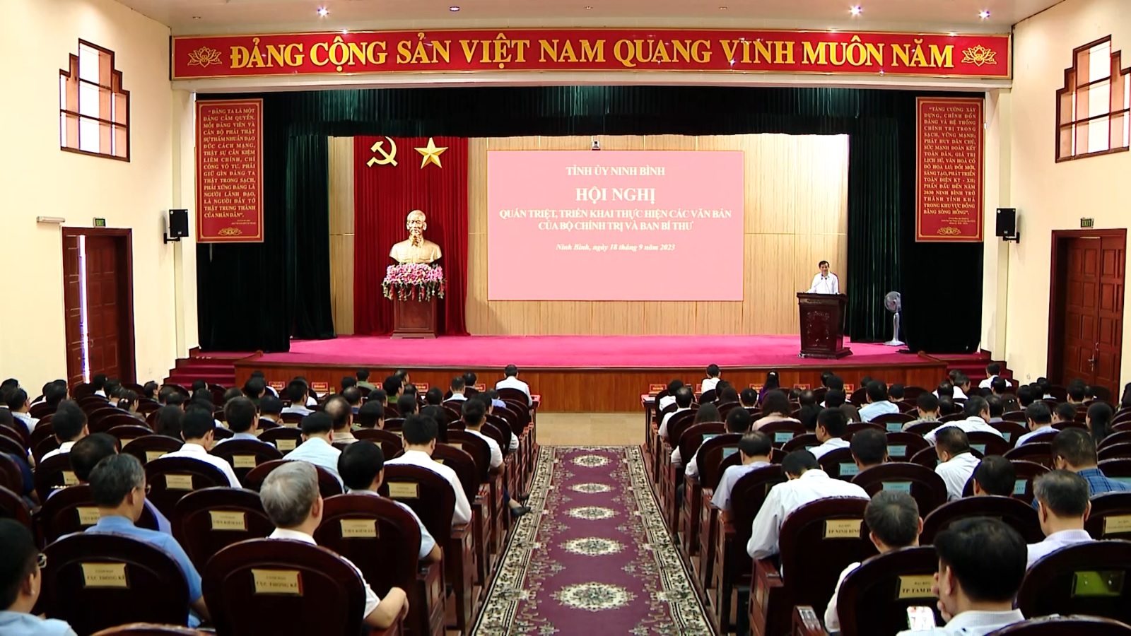  Các đại biểu dự Hội nghị