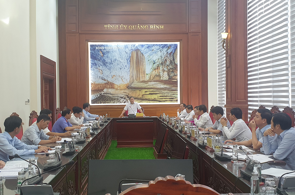 Quang cảnh Phiên họp