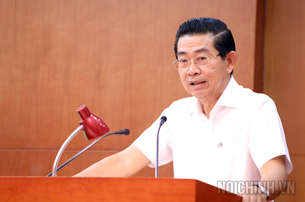 Đồng chí Võ Văn Dũng, Ủy viên Trung ương Đảng, Phó Trưởng ban Thường trực Ban Nội chính Trung ương thông báo nhanh kết quả Hội nghị Trung ương 8 (khóa XIII)