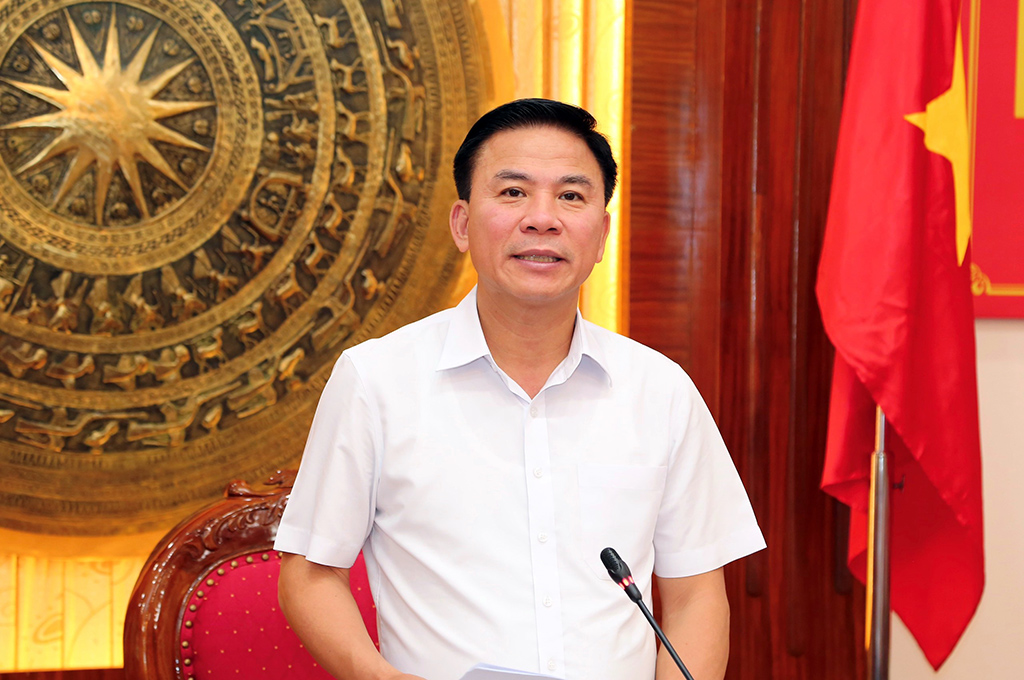 Đồng chí Đỗ Trọng Hưng, Ủy viên Trung ương Đảng, Bí thư Tỉnh ủy, Chủ tịch HĐND tỉnh, Trưởng Ban Chỉ đạo tỉnh phát biểu kết luận Phiên họp