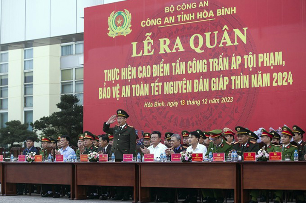 Công an tỉnh Hòa Bình ra quân thực hiện cao điểm tấn công trấn áp tội phạm, bảo vệ an toàn Tết nguyên đán Giáp Thìn năm 2024