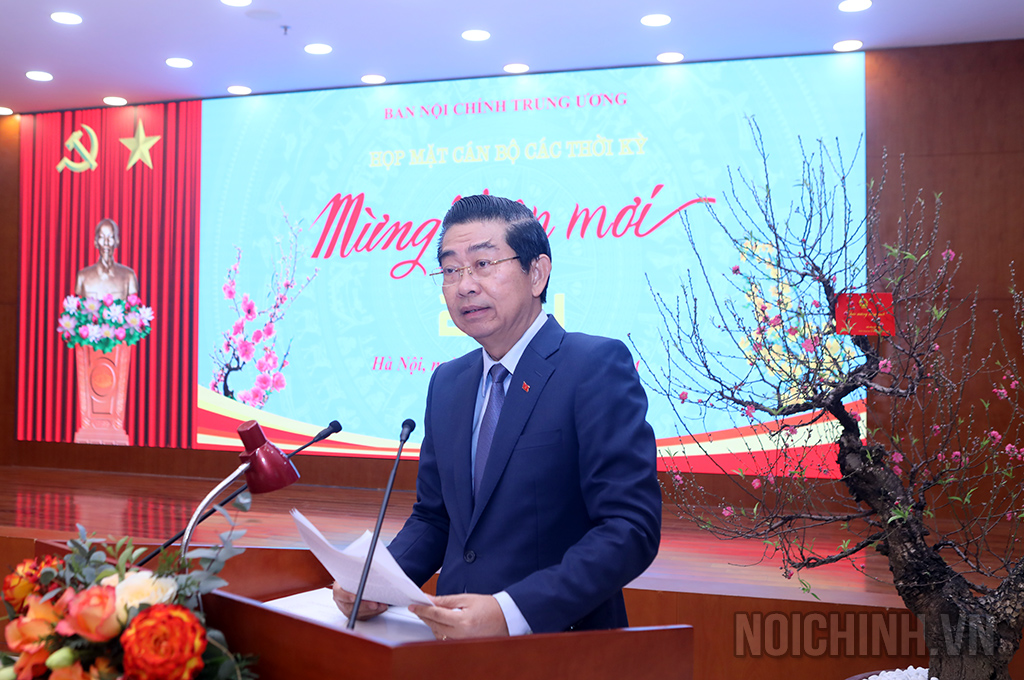 Đồng chí Võ Văn Dũng, Ủy viên Trung ương Đảng, Phó Trưởng ban Thường trực Ban Nội chính Trung ương, Ủy viên Ban Chỉ đạo Trung ương về PCTNTC phát biểu tại buổi gặp mặt