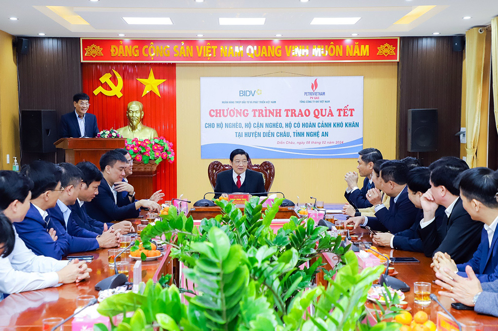 Quang cảnh Chương trình tặng quà