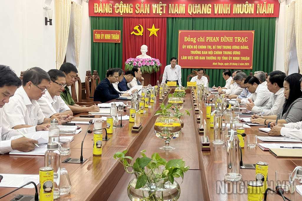 Toàn cảnh buổi làm việc