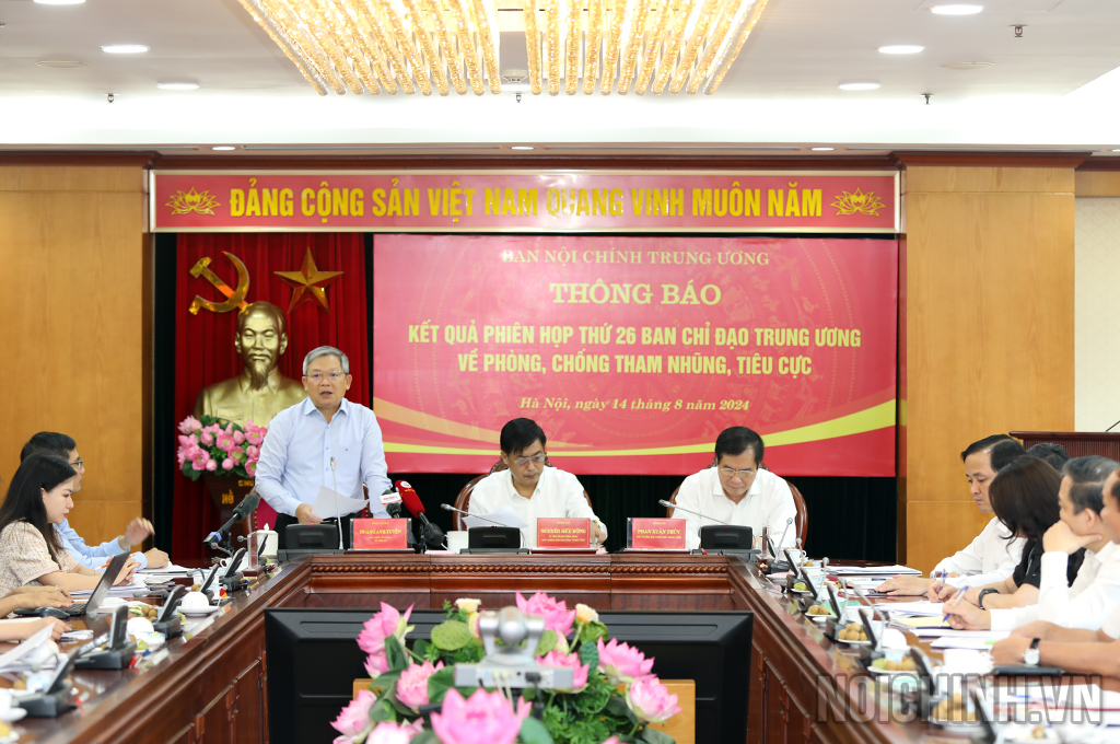 Đồng chí Hoàng Anh Tuyên, Phó Chánh Văn phòng, Bộ Công an phát biểu tại Cuộc họp