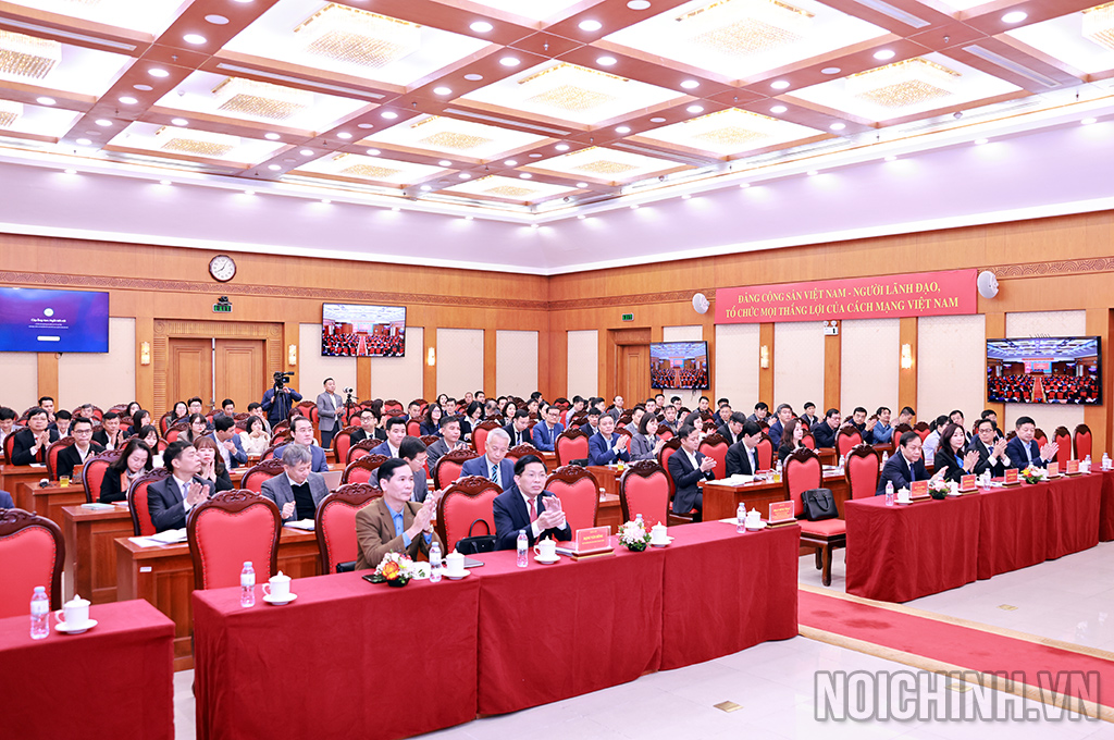 Các đại biểu dự Hội nghị