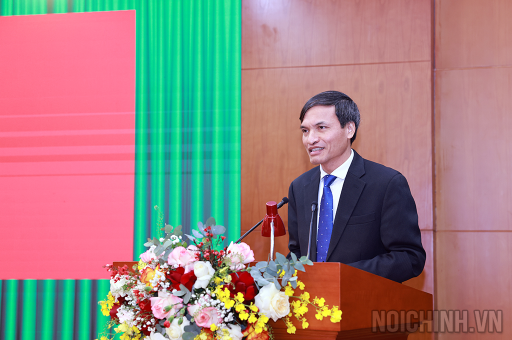 Đồng chí Tạ Văn Giang, Chánh Văn phòng cơ quan