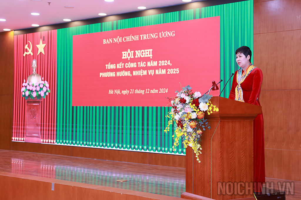 Đồng chí Phạm Thị Thu Thủy, Phó Vụ trưởng Vụ Theo dõi công tác phồng, chống tham nhũng, tiêu cực, Chủ tịch Công đoàn cơ quan thông qua Nghị quyết Hội nghị