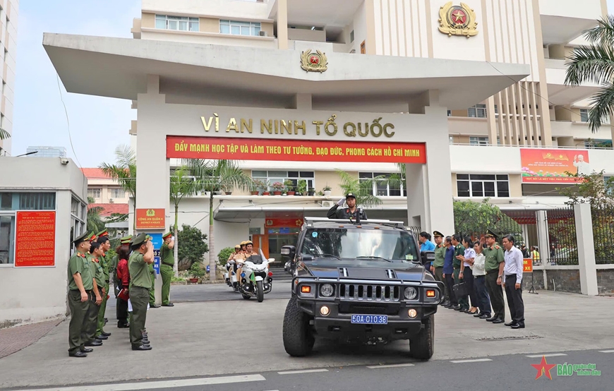 Công an TP. Hồ Chí Minh phối hợp cùng các lực lượng ra quân tuần tra các tuyến đường