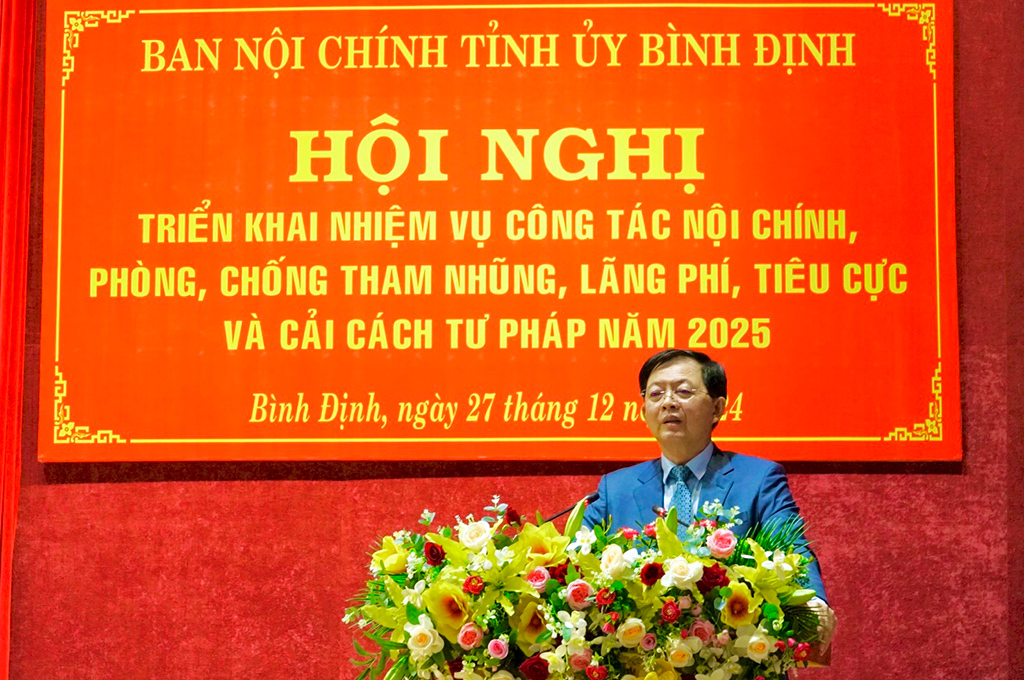 Đồng chí Hồ Quốc Dũng, Bí thư Tỉnh ủy Bình Định phát biểu tại Hội nghị