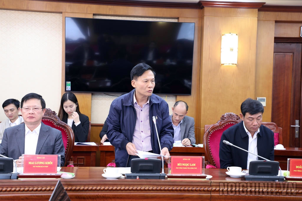 Đồng chí Bùi Ngọc Lam, Phó Tổng Thanh tra Chính phủ phát biểu tại Hội nghị