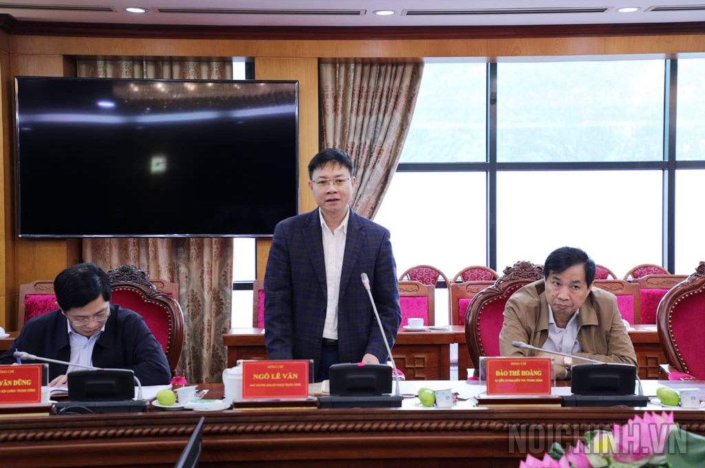 Đồng chí Ngô Lê Văn, Phó trưởng Ban Đối ngoại Trung ương phát biểu tại Hội nghị