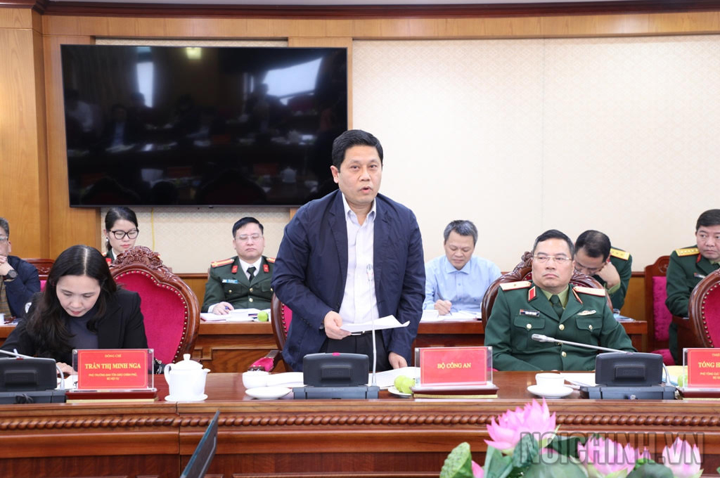 Đồng chí Nguyễn Hồng Nguyên, Phó Chánh Văn phòng Bộ Công an phát biểu tại Hội nghị