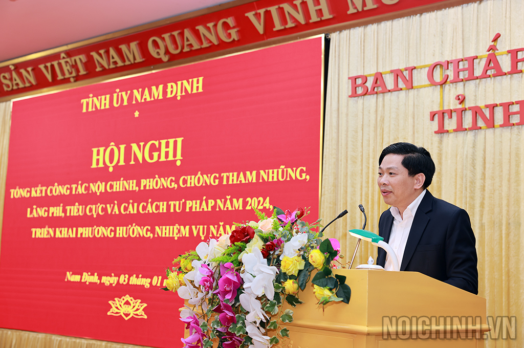 Đồng chí Đặng Văn Dũng, Phó Trưởng Ban Nội chính Trung ương phát biểu 