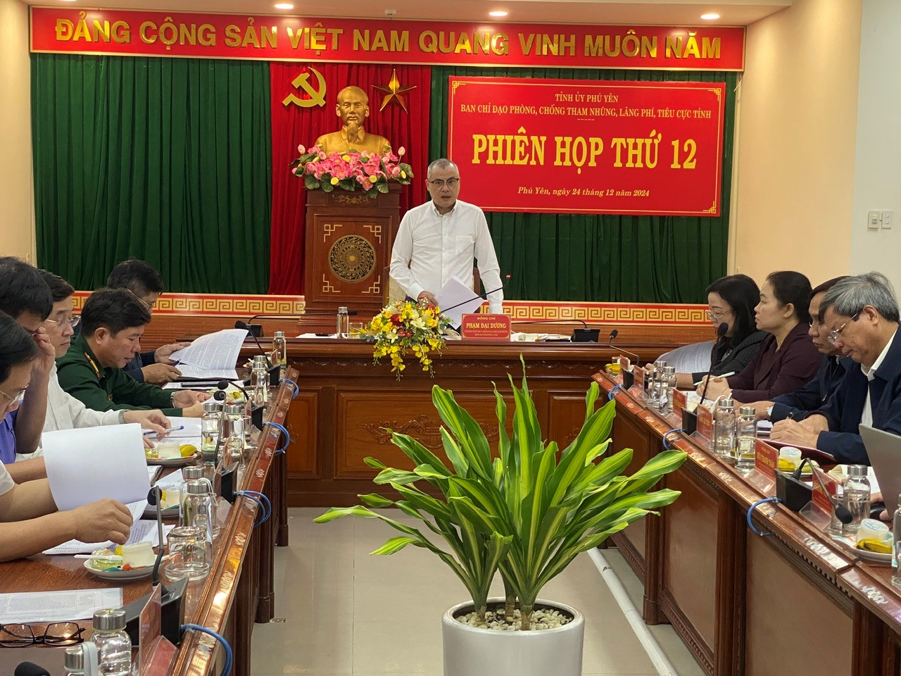 Đồng chí Phạm Đại Dương, Ủy viên Trung ương Đảng, Bí thư Tỉnh ủy, Trưởng đoàn ĐBQH tỉnh, Trưởng Ban Chỉ đạo tỉnh chủ trì Phiên họp thứ 12