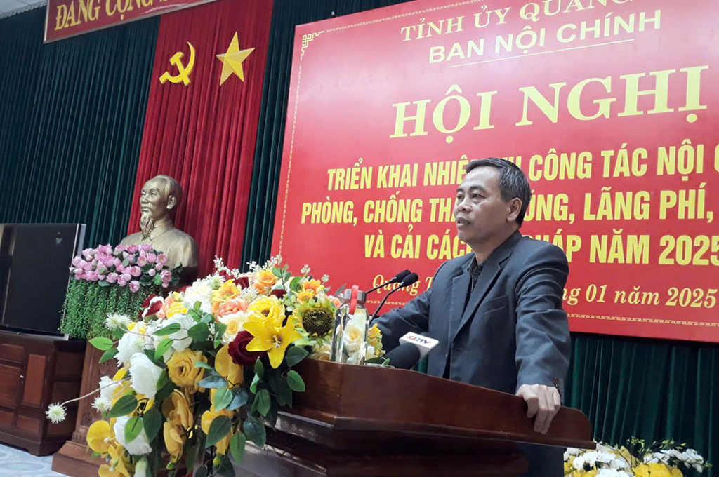 Đồng chí Nguyễn Đăng Quang, Phó Bí thư Thường trực Tỉnh ủy, Chủ tịch HĐND tỉnh phát biểu chỉ đạo tại Hội nghị