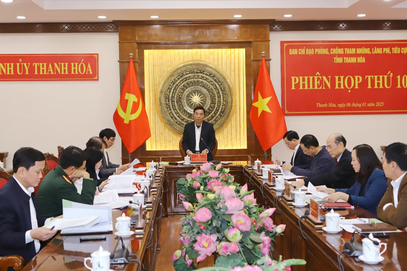 Toàn cảnh Phiên họp