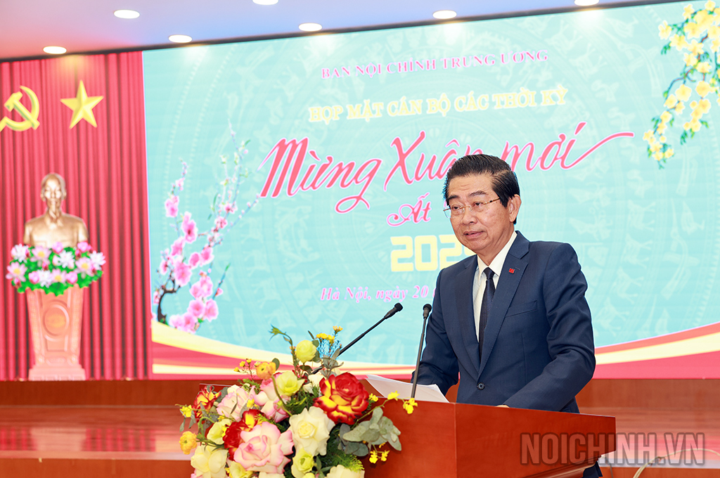 Đồng chí Võ Văn Dũng, Ủy viên Trung ương Đảng, Phó Trưởng ban Thường trực Ban Nội chính Trung ương, Ủy viên Ban Chỉ đạo Trung ương về phòng, chống tham nhũng báo cáo kết quả công tác năm 2024; nhiệm vụ trọng tâm năm 2025 của Ban Nội chính Trung ương