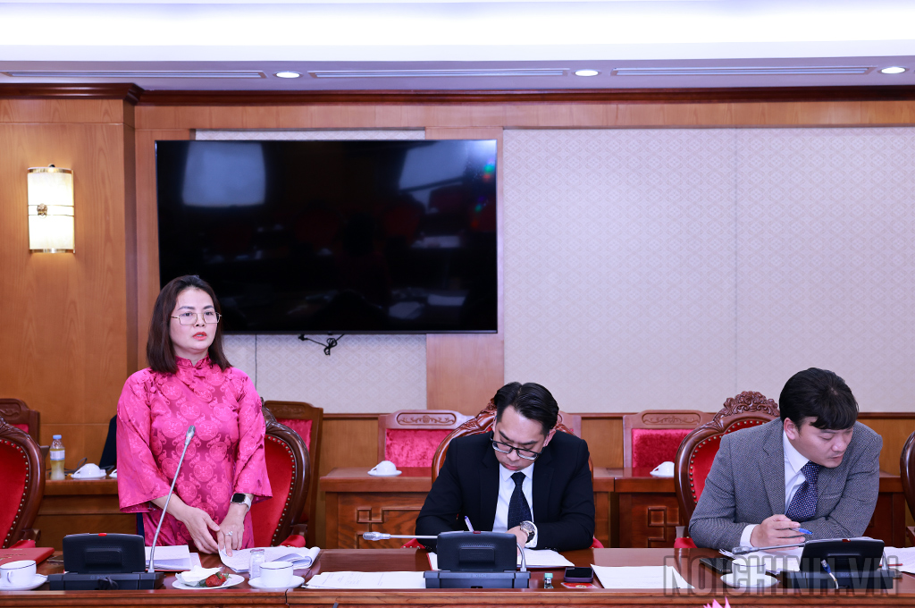 Đồng chí Trần Thị Hồng Minh, Chuyên viên chính