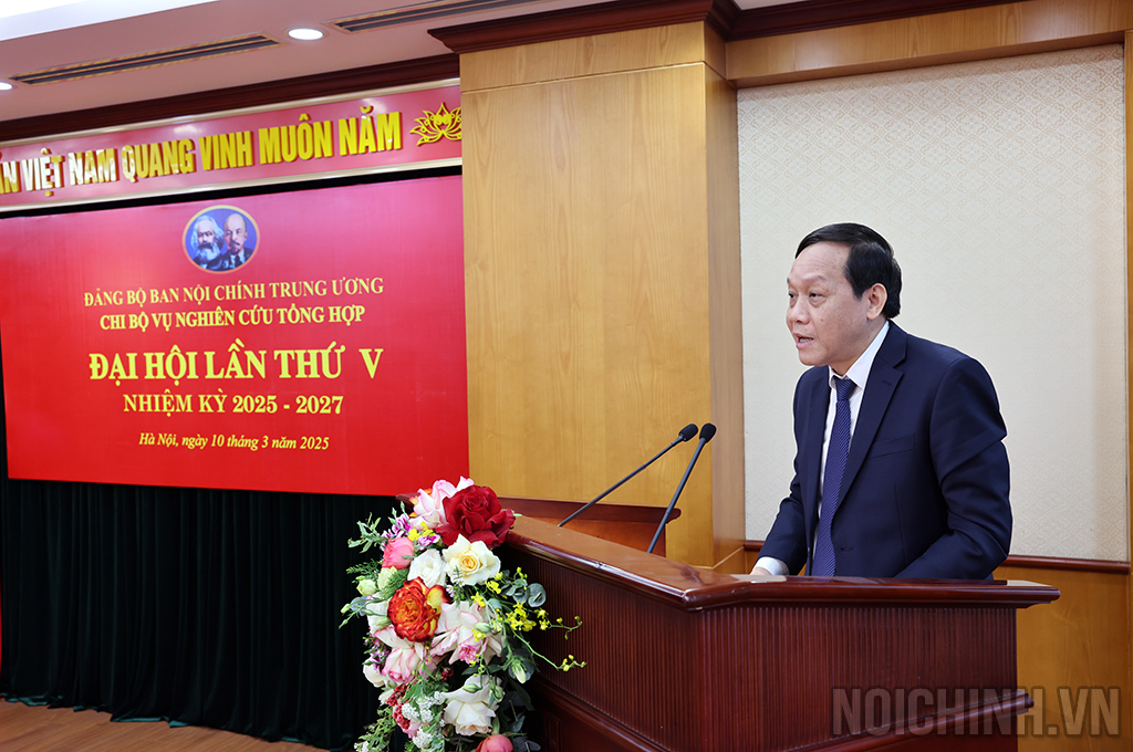 Đồng chí Nguyễn Thanh Hải, Phó Trưởng Ban, Phó Bí thư Đảng ủy cơ quan Ban Nội chính Trung ương phát biểu tại Đại hội