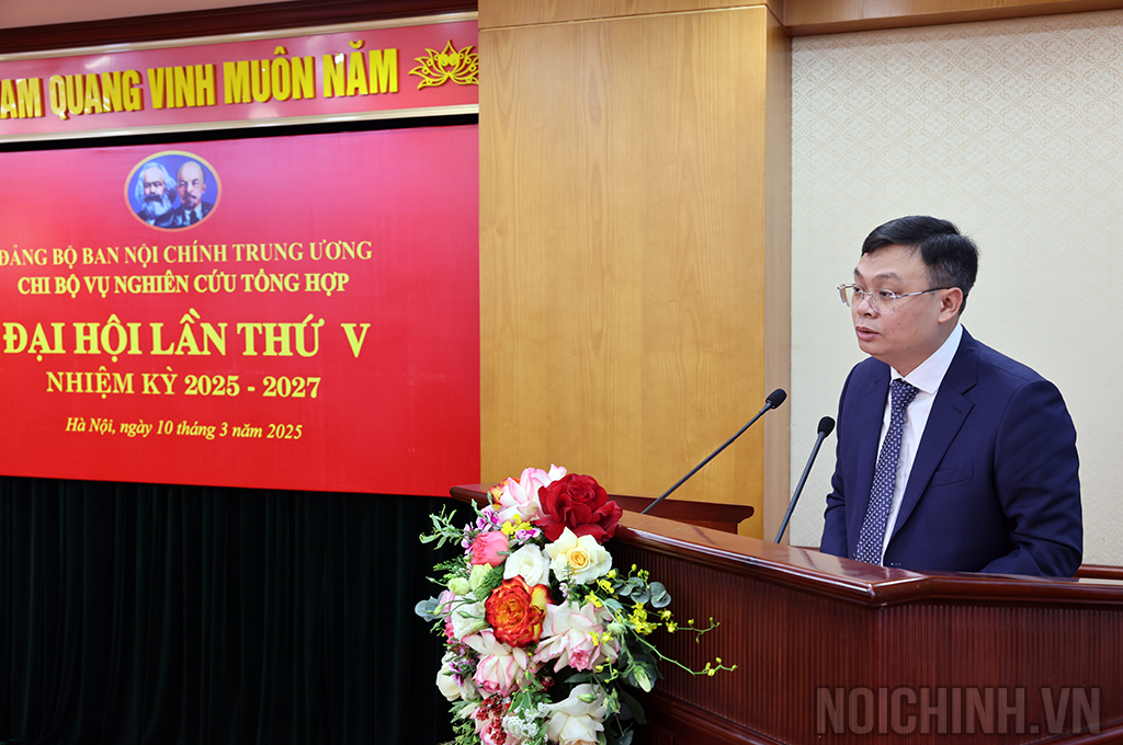 Đồng chí Nguyễn Văn Trường, Bí thư Chi bộ Vụ Nghiên cứu tổng hợp, nhiệm kỳ 2025-2027 phát biểu tại Đại hội