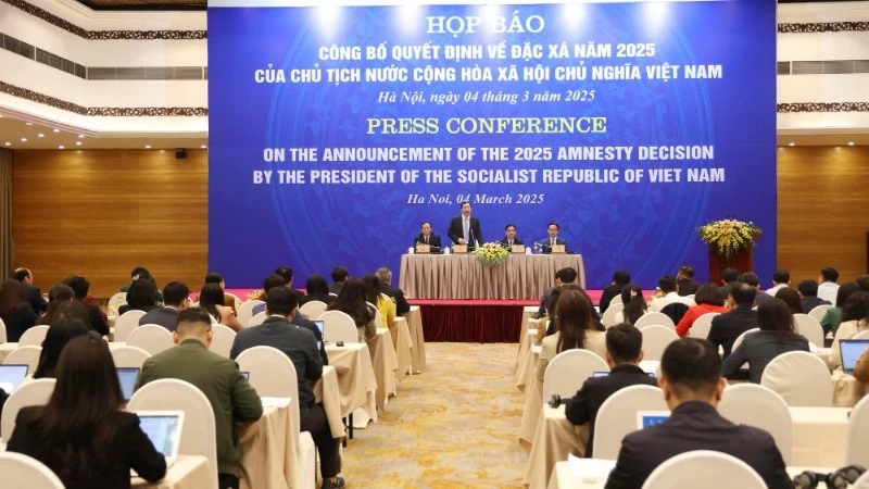 Quang cảnh buổi họp báo