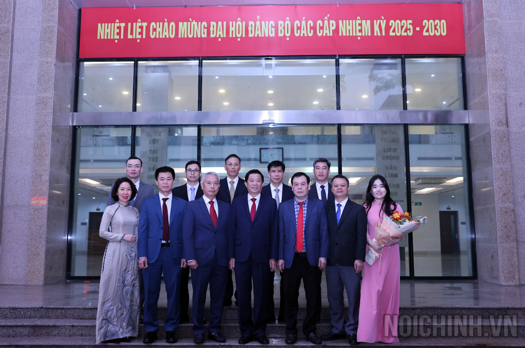 Đảng viên Chi bộ Vụ Cơ quan Nội chính