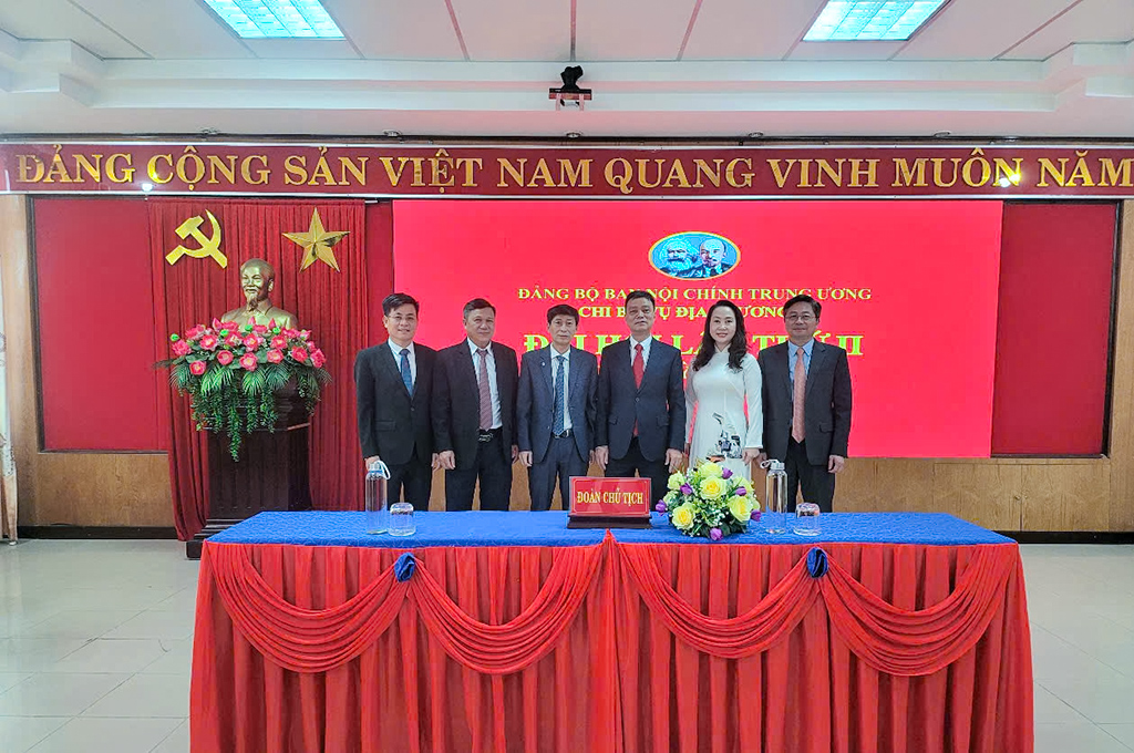 Đảng viên Chi bộ Vụ Địa phương II