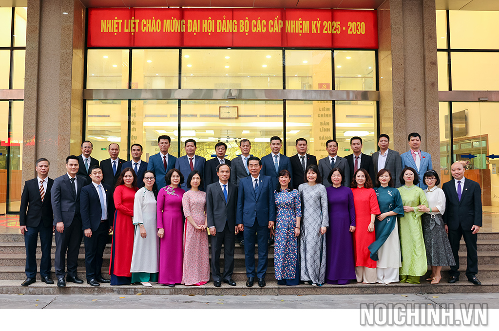 Đồng chí Võ Văn Dũng, Ủy viên Trung ương Đảng, Phó Trưởng ban Thường trực, Bí thư Đảng ủy Ban Nội chính Trung ương và đảng viên Chi bộ Văn phòng Ban Nội chính Trung ương