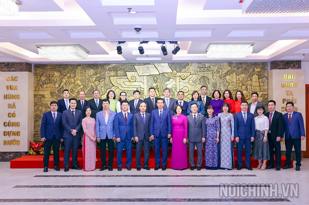 Đồng chí Võ Văn Dũng, Ủy viên Trung ương Đảng, Phó Trưởng ban Thường trực, Bí thư Đảng ủy Ban Nội chính Trung ương và đảng viên Chi bộ Văn phòng Ban Nội chính Trung ương