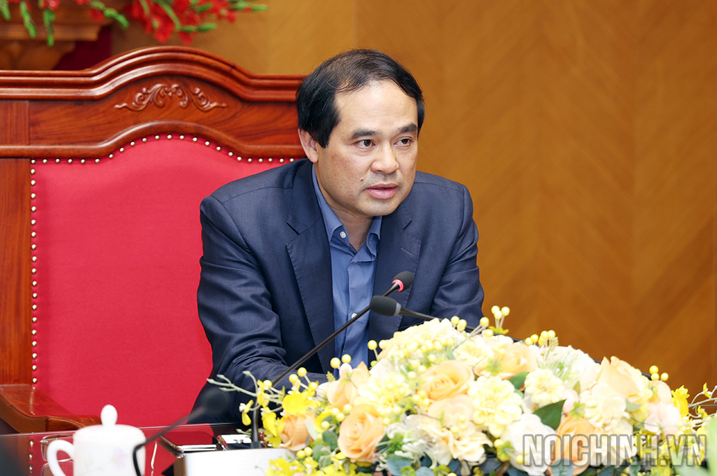 Đồng chí Trịnh Xuân Trường, Bí thư Tỉnh ủy, Chủ tịch UBND tỉnh, Trưởng Ban Chỉ đạo phòng, chống tham nhũng, lãng phí, tiêu cực tỉnh Lạng Sơn phát biểu tại Phiên họp