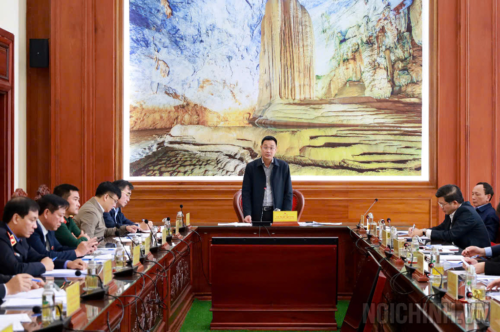 Đồng chí Lê Ngọc Quang, Ủy viên Trung ương Đảng, Bí thư Tỉnh ủy, Trưởng Ban Chỉ đạo phát biểu kết luận tại Phiên họp