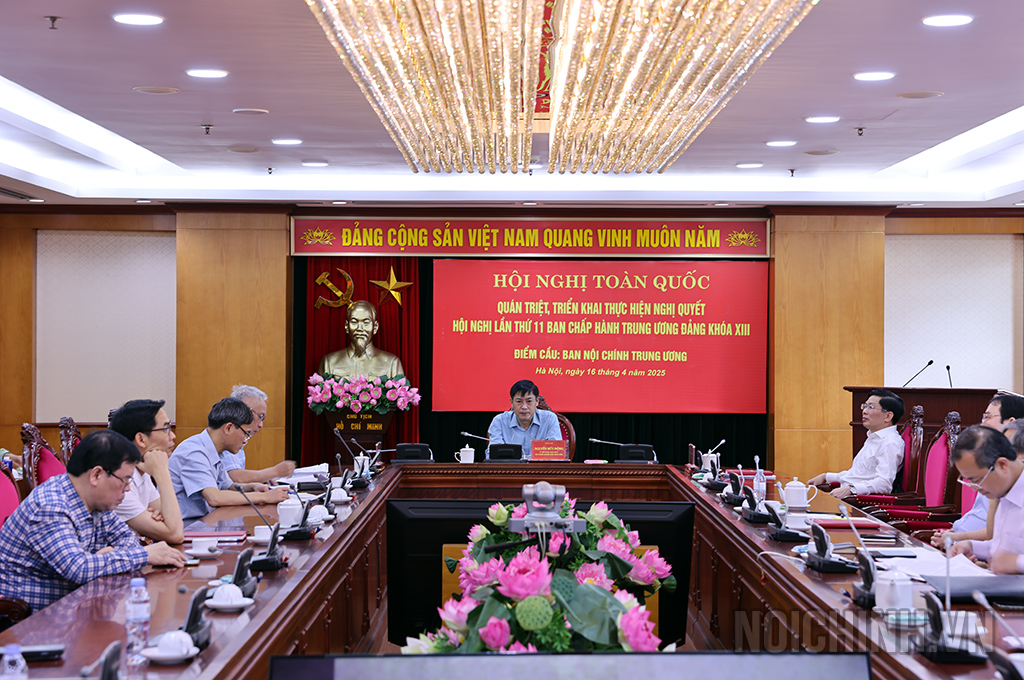 Đồng chí Nguyễn Hưu Đông, Ủy viên Trung ương Đảng, Phó Trưởng Ban Nội chính Trung ương chủ trì tại điểm cầu Ban Nội chính Trung ương
