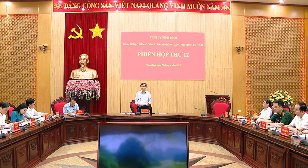 Đồng chí Đoàn Minh Huấn, Ủy viên Trung ương Đảng, Bí thư Tỉnh ủy, Trưởng Ban Chỉ đạo phòng, chống tham nhũng, lãng phí, tiêu cực tỉnh Ninh Bình phát biểu kết luận