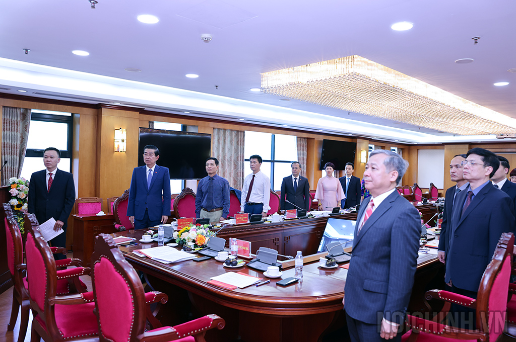 Đại biểu dự Đại hội làm Lễ chào Cờ