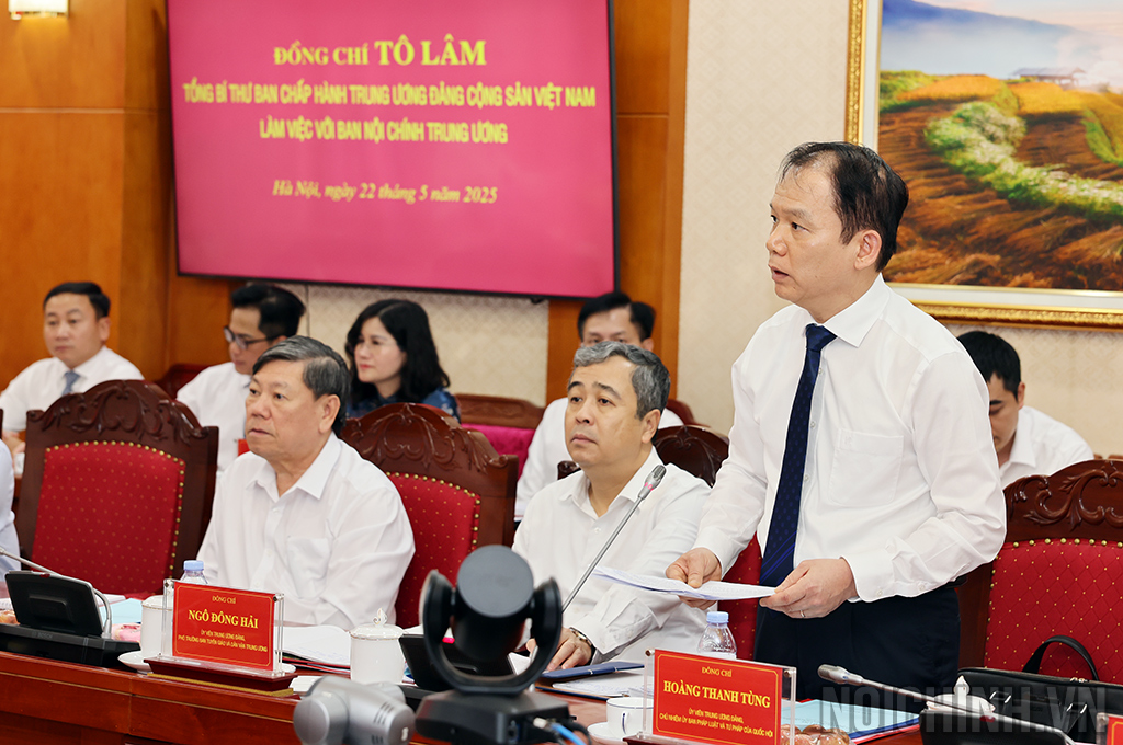 Đồng chí Hoàng Thanh Tùng, Ủy viên Trung ương Đảng, Chủ nhiệm Ủy ban Pháp luật và Tư pháp của Quốc hội