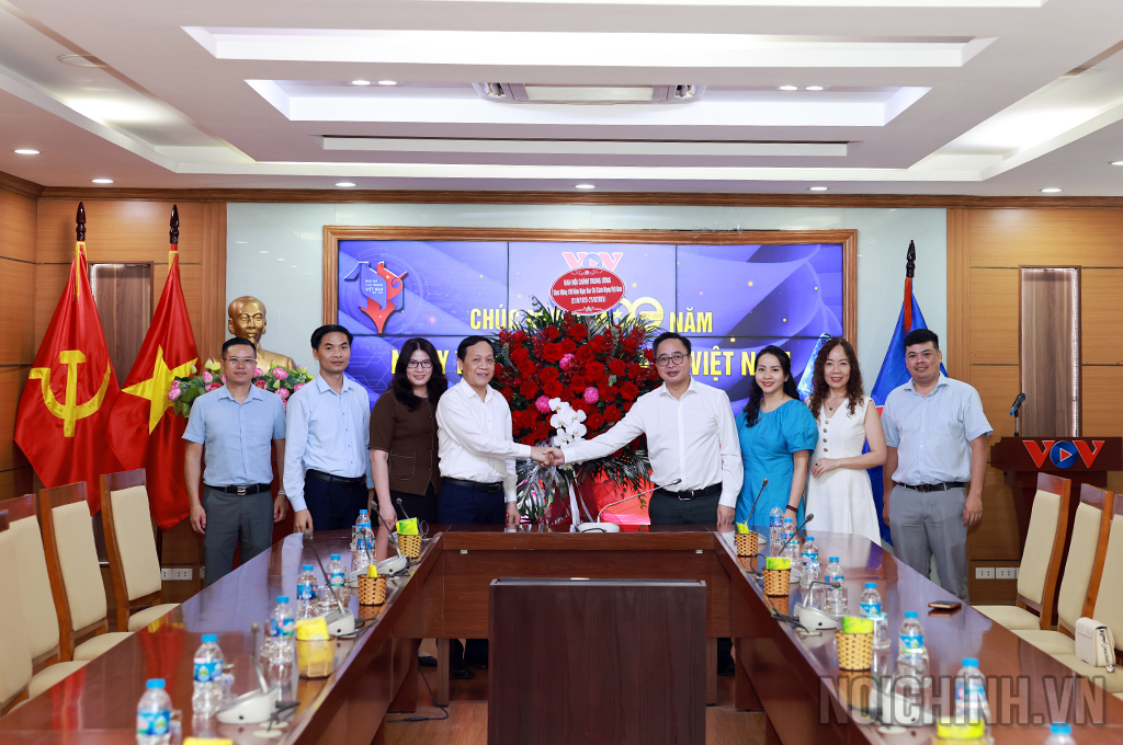 Đồng chí Nguyễn Thanh Hải, Phó Trưởng Ban Nội chính Trung ương chúc mừng Đài Tiếng nói Việt Nam