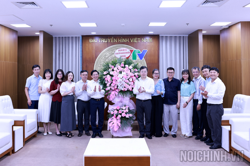 Đồng chí Đặng Văn Dũng, Phó Trưởng Ban Nội chính Trung ương chúc mừng Đài Truyền hình Việt Nam