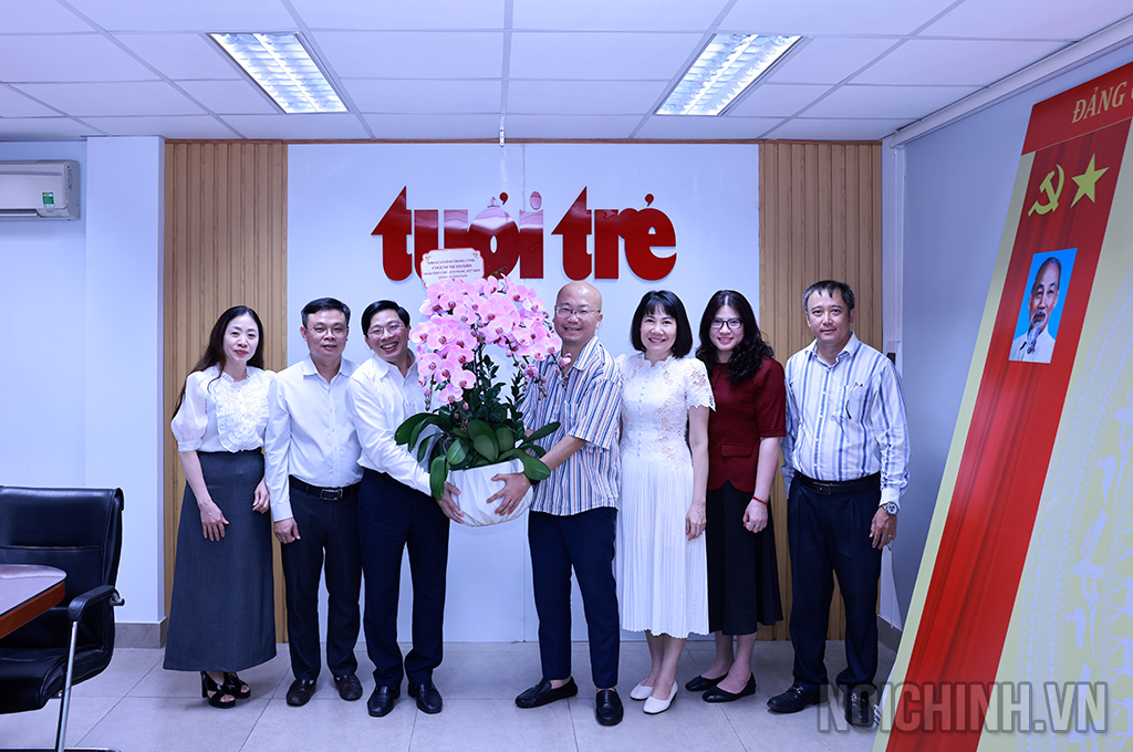 Đồng chí Đặng Văn Dũng, Phó Trưởng Ban Nội chính Trung ương chúc mừng Báo Tuổi trẻ Thành phố Hồ Chí Minh