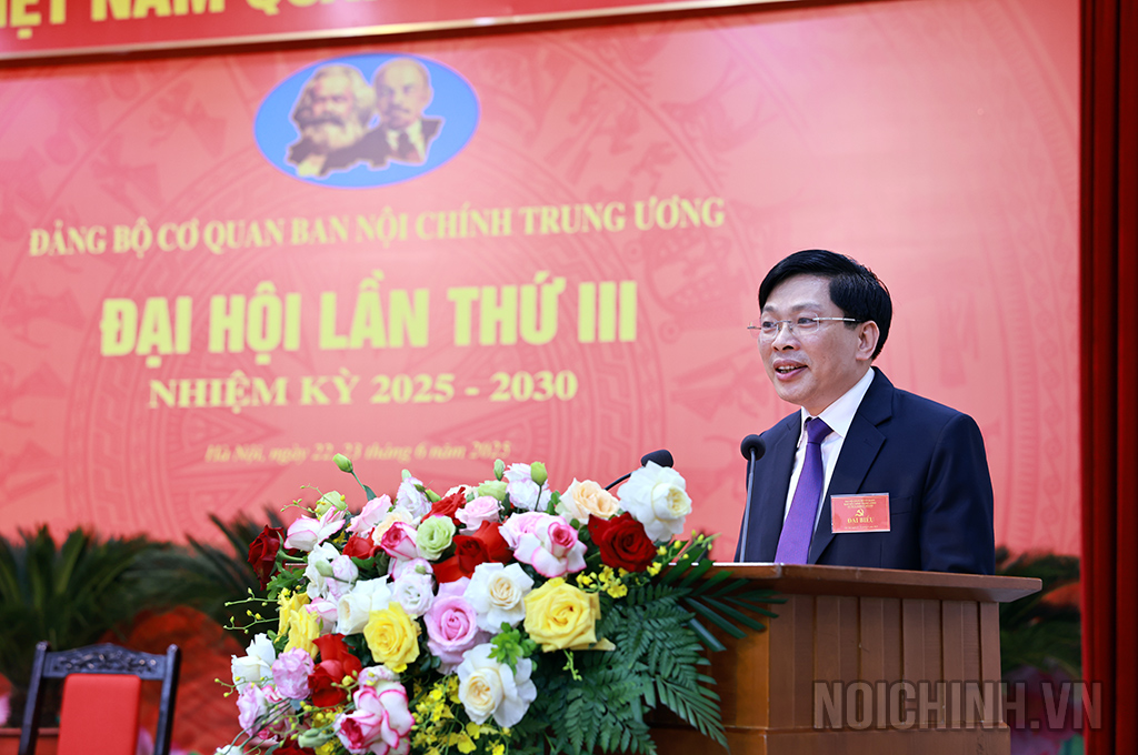 Đồng chí Đặng Văn Dũng, Phó Trưởng Ban Nội chính Trung ương, Bí thư Đảng ủy Cơ quan Ban Nội chính Trung ương nhiệm kỳ 2025-2030 phát biểu nhận nhiệm vụ