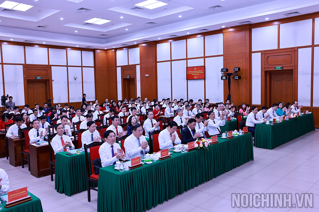 Các đồng chí đại biểu dự Đại hội