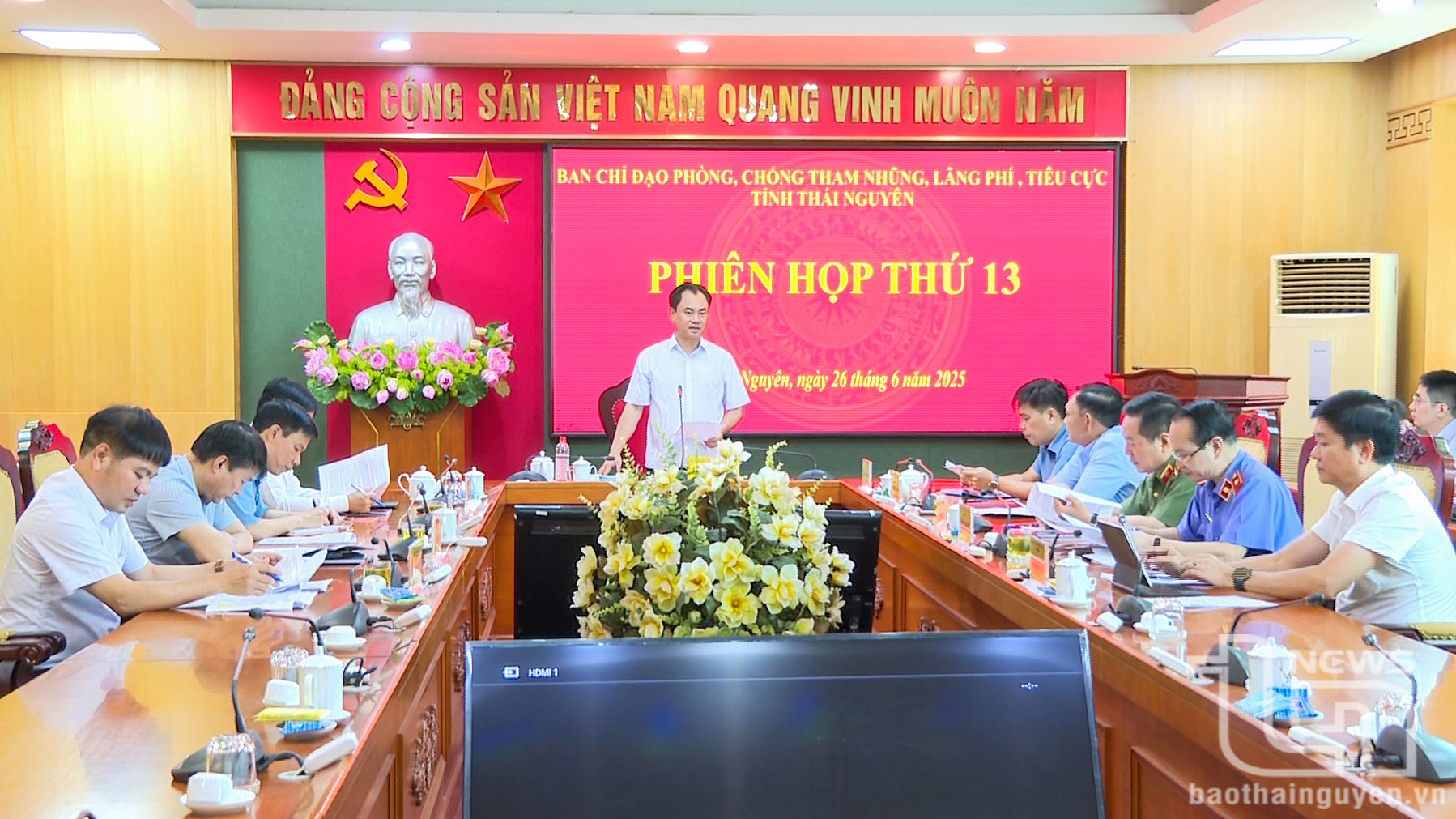 Toàn cảnh Phiên họp