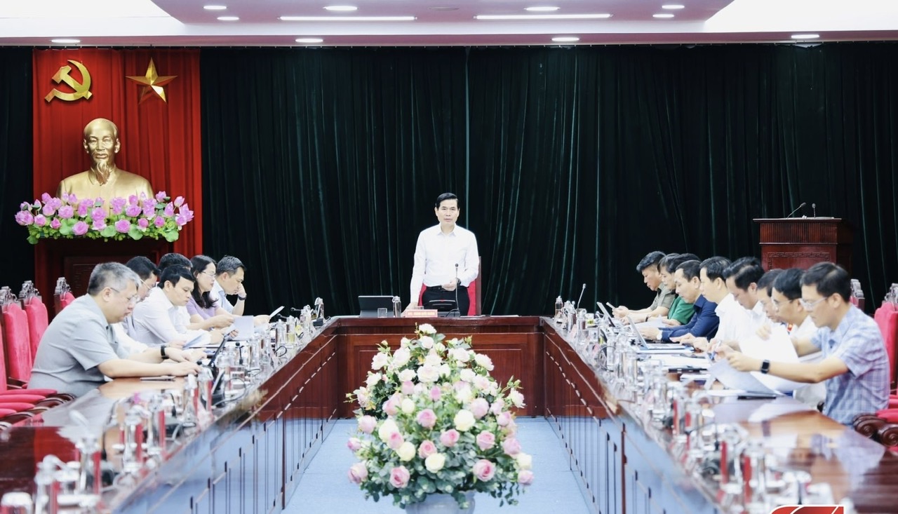 Toàn ảnh Phiên họp